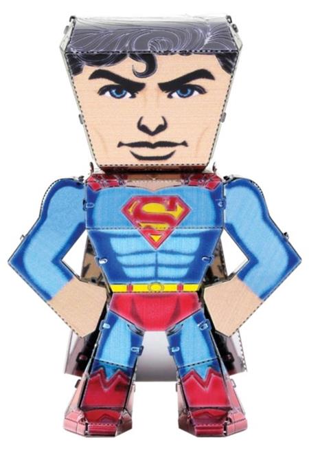 METAL EARTH 3D puzzle Justice League: Superman figurka; 120078